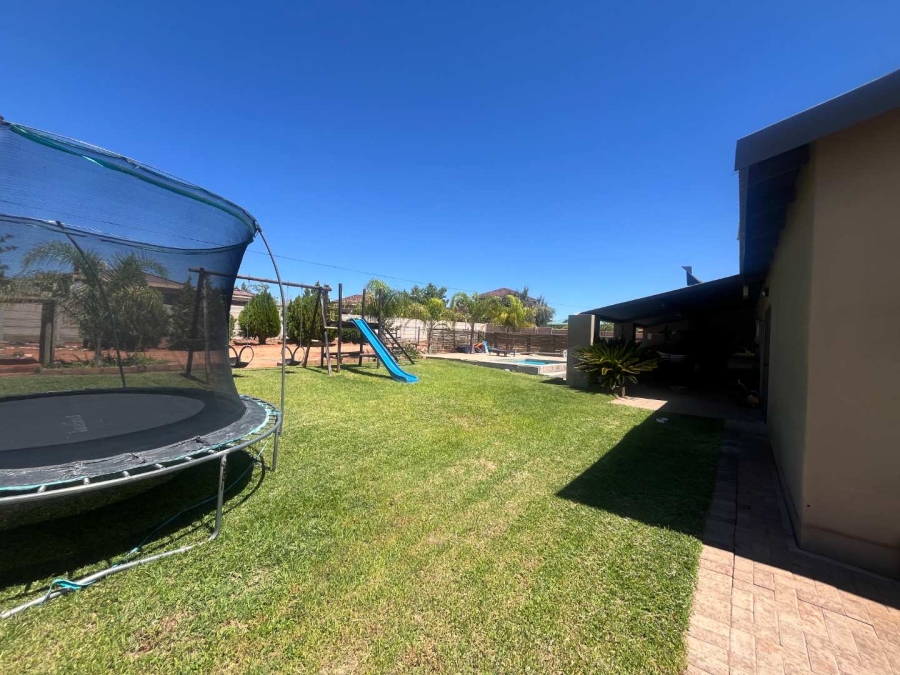 4 Bedroom Property for Sale in Keidebees Northern Cape